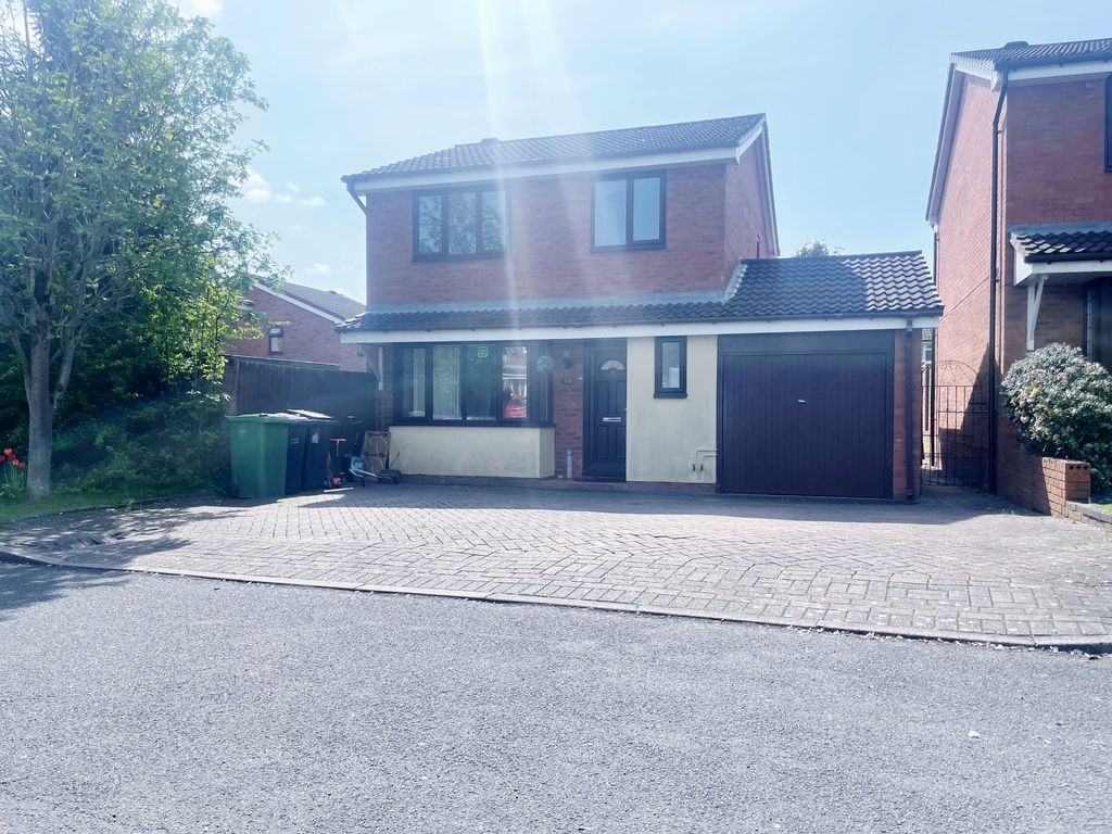 3 bed detached house for sale in Windermere Drive, Priorslee, Telford