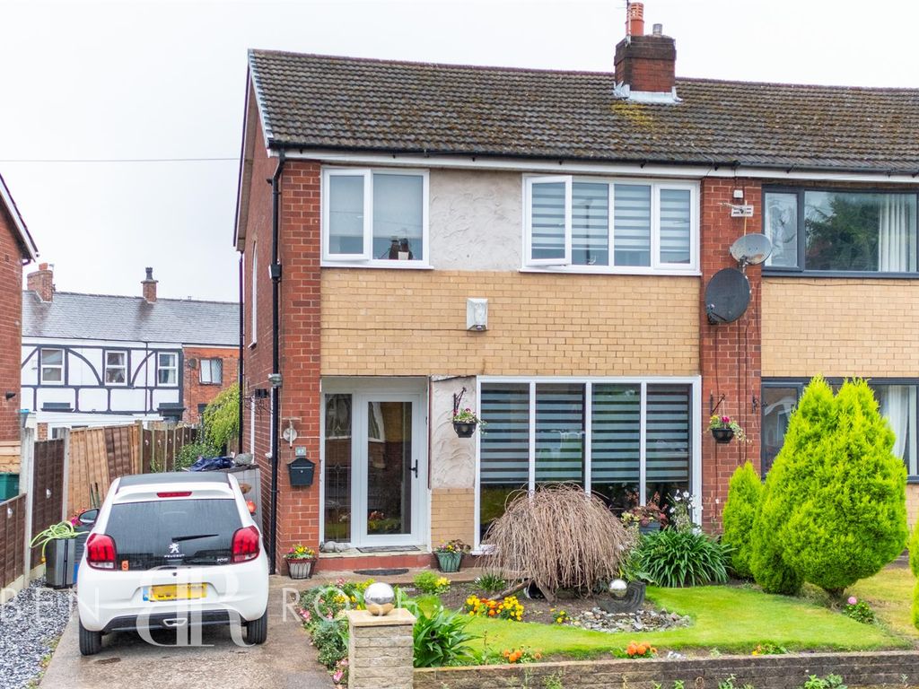 3 bed semidetached house for sale in Downham Road, Leyland PR25, £