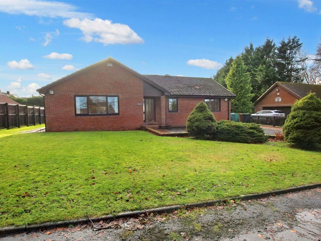 4 bed detached bungalow for sale in Greenfield Crescent,