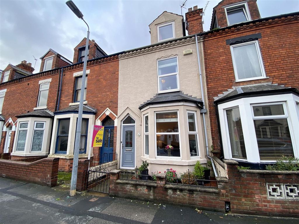 4 bed terraced house for sale in Dunhill Road, Goole DN14 Zoopla