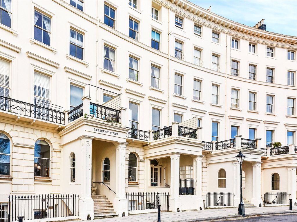 3 bed flat for sale in Adelaide Crescent, Hove, East Sussex BN3, £