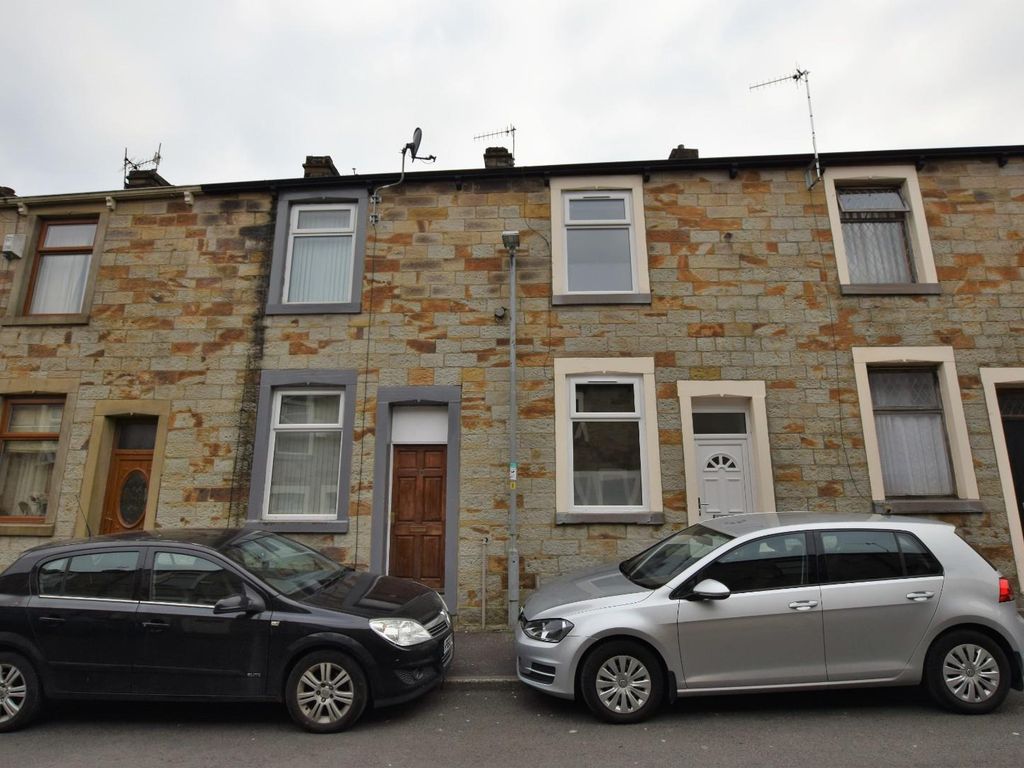 2 bed terraced house to rent in Arran Street, Burnley BB11, £550 pcm