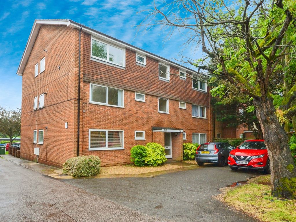2 bed flat for sale in St. Albans Road, Garston, Watford WD25, £325,000