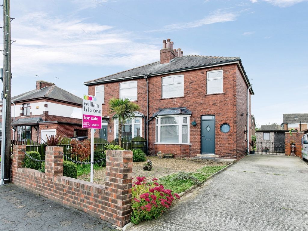 3 bed semidetached house for sale in The Crescent, Altofts, Normanton
