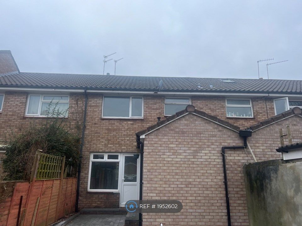 3 bed end terrace house to rent in Weedon Close, Bristol BS2, £2,000