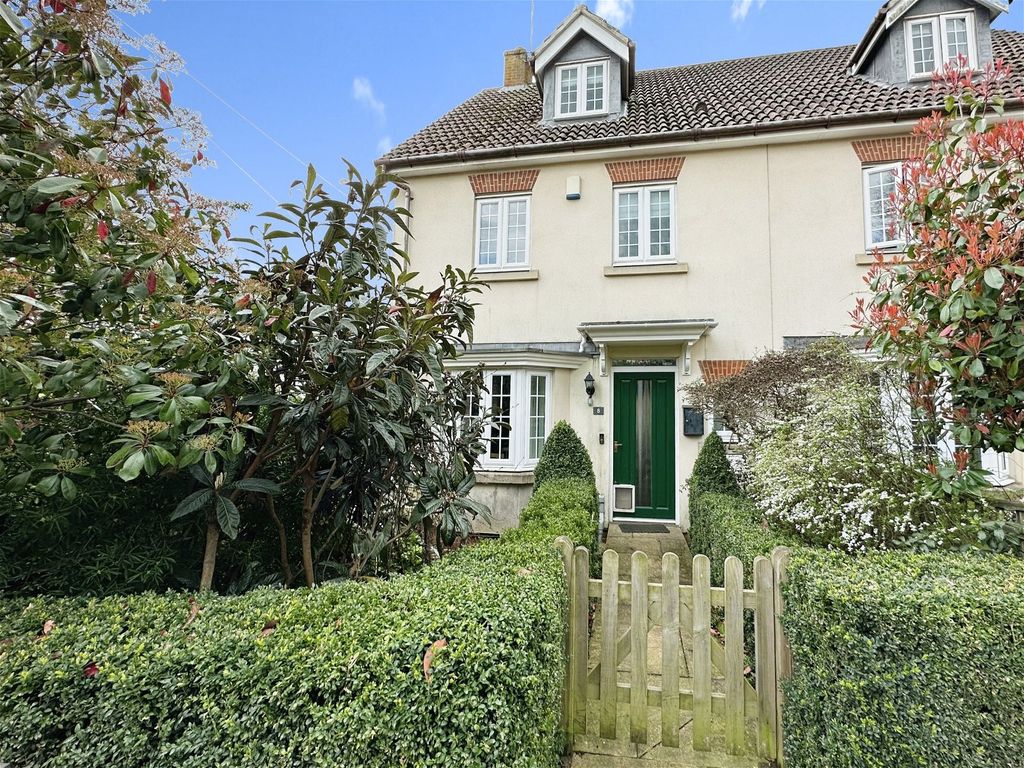 4 bed semidetached house to rent in Goudhurst Road, Horsmonden TN12