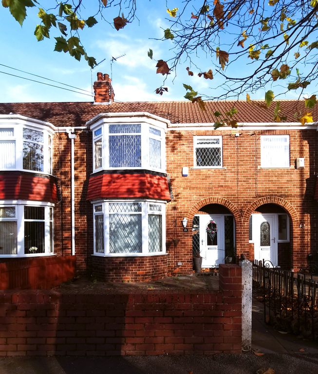 3 bed terraced house to rent in Bricknell Avenue, Hull, North