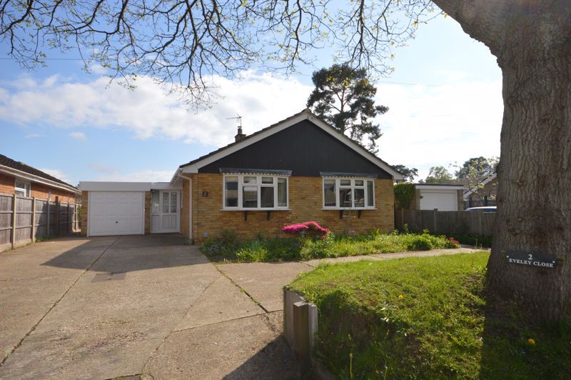 2 bed detached bungalow for sale in Eveley Close, Whitehill, Bordon