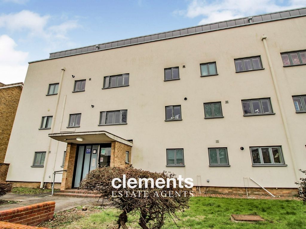 2 bed flat for sale in Longlands, Hemel Hempstead Industrial Estate