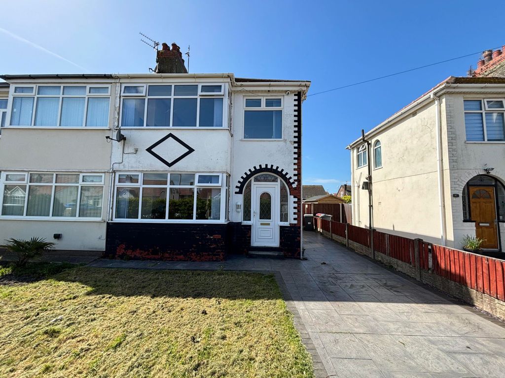 3 bed semidetached house for sale in Penrith Avenue, Thornton