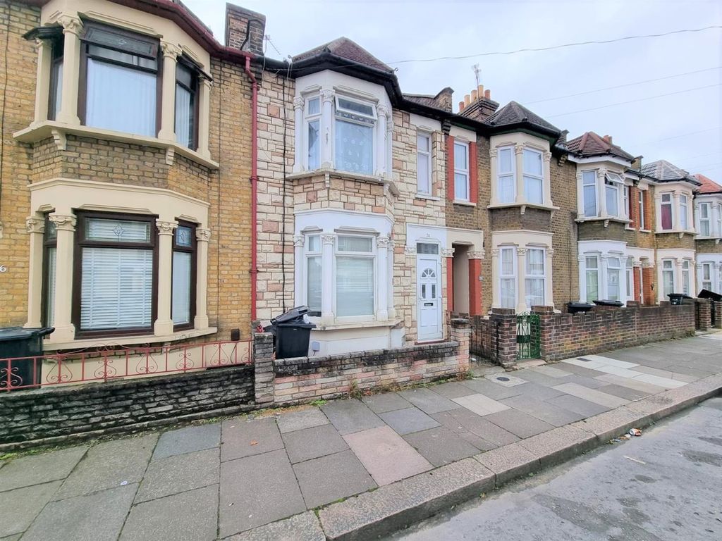 3 bed terraced house for sale in Francis Avenue, Ilford IG1 Zoopla