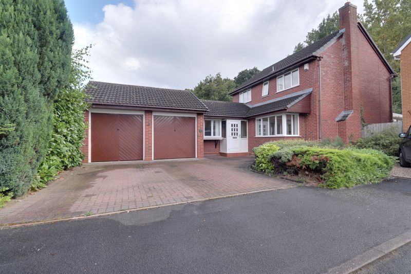 4 bed detached house for sale in Canberra Drive, Beaconside, Stafford