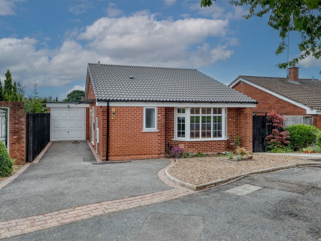 2 bed bungalow for sale in Snowshill Close, Church Hill North, Redditch