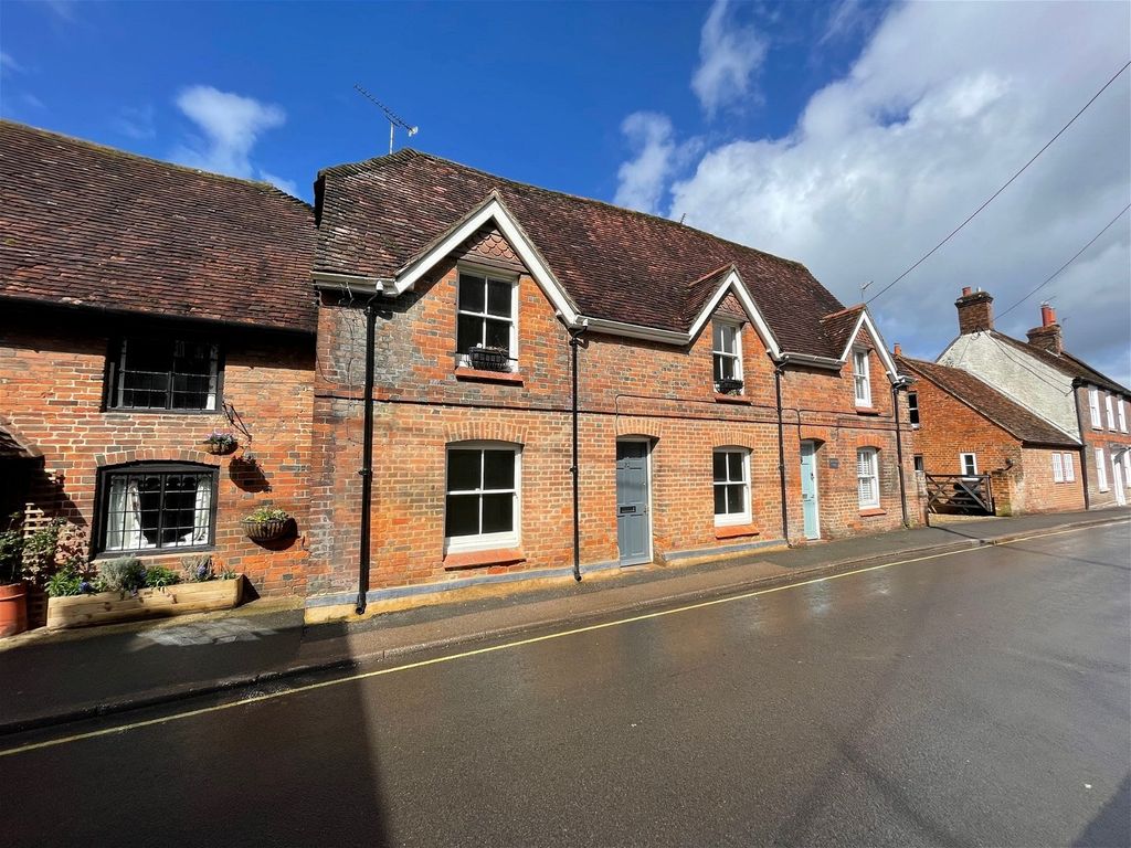 3 bed terraced house to rent in Swan Street, Kingsclere, Newbury RG20