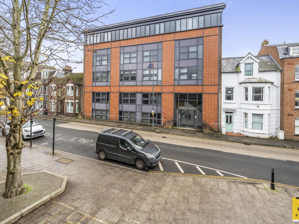 2 bed flat for sale in Westside Apartments, Station Road West