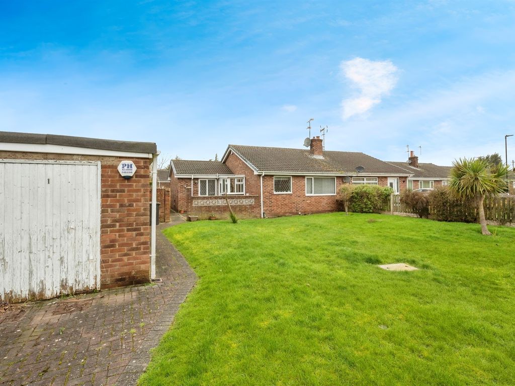 3 bed semidetached bungalow for sale in Measham Drive, Stainforth, Doncaster DN7, £150,000 Zoopla