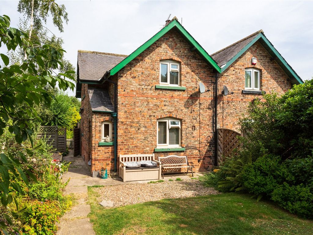 2 bed semidetached house for sale in Whitegate Lane, Marton Le Moor