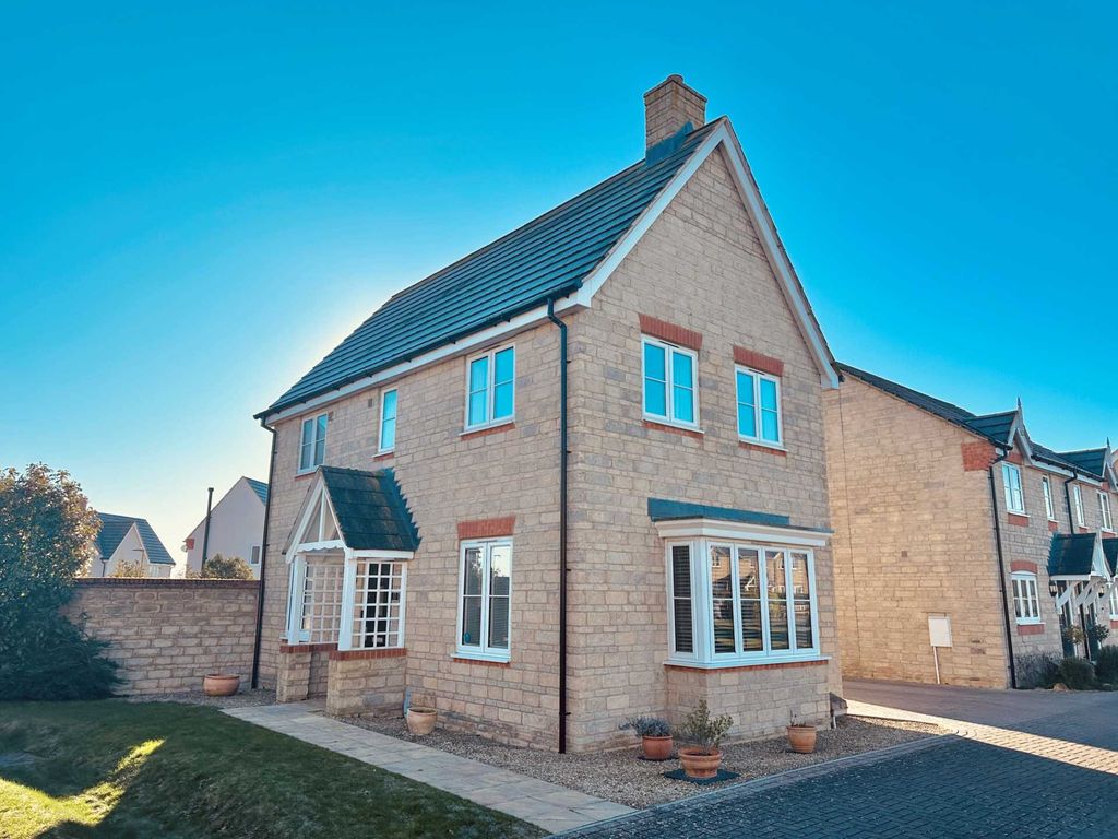 3 bed detached house for sale in Larch Drive, Didcot OX11, £400,000