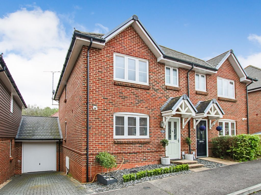 3 bed semidetached house for sale in Bramble Way, Crawley Down RH10