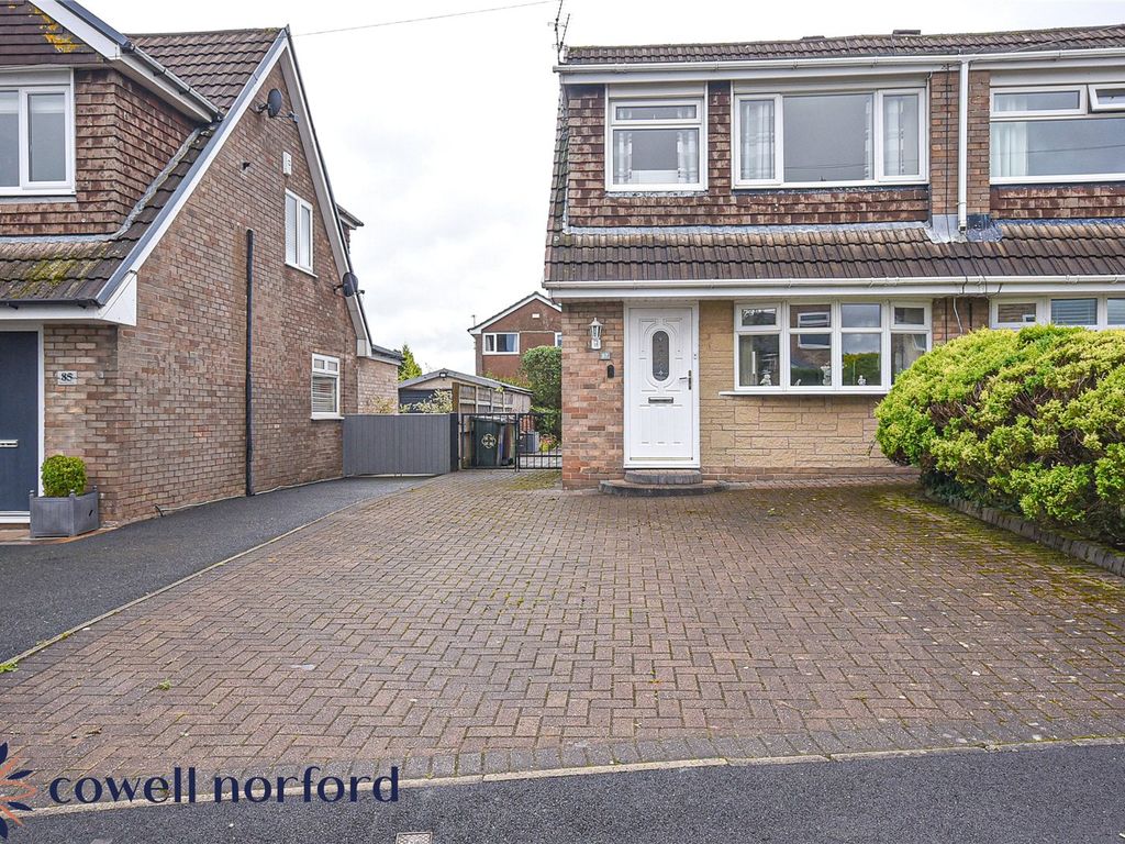 2 bed semidetached house for sale in Elmsfield Avenue, Norden