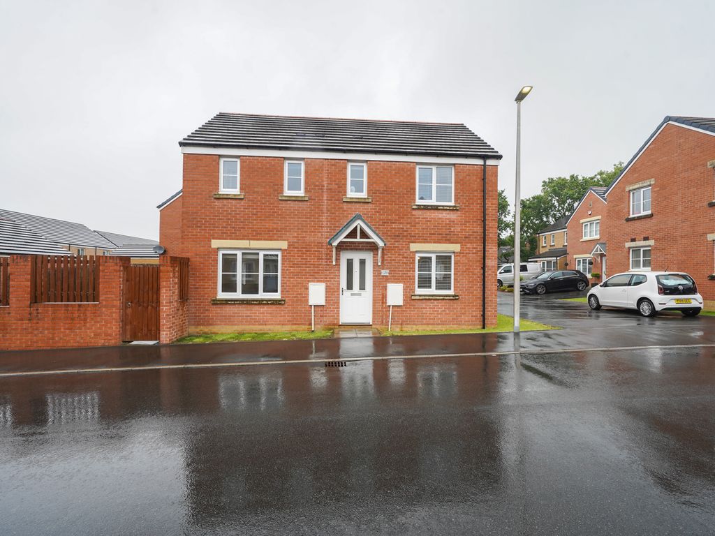 3 bed detached house for sale in Maes Y Glo, Llanelli SA14, £275,000 Zoopla