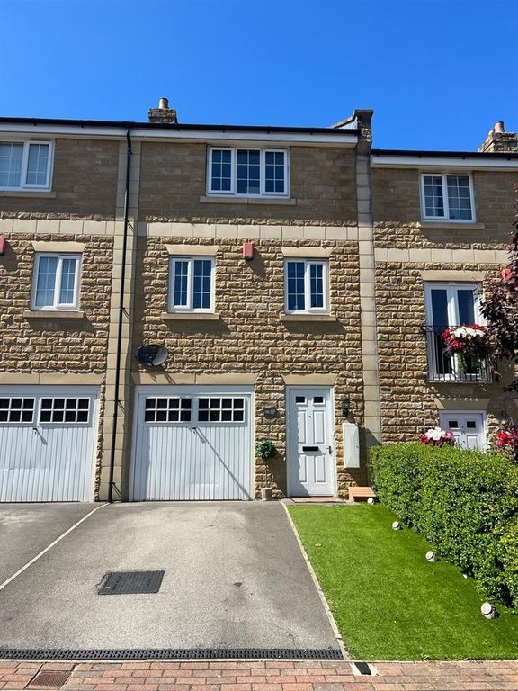3 bed town house for sale in Annie Smith Way, Birkby, Huddersfield HD2