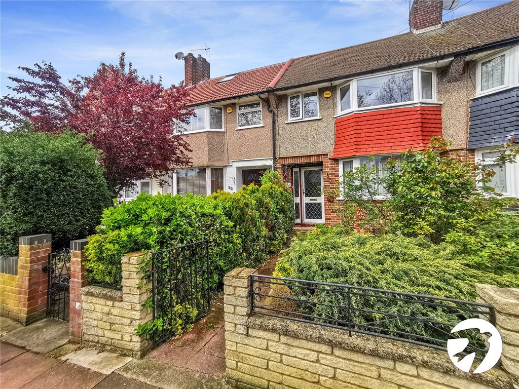 3 bed detached house to rent in Berwick Crescent, Sidcup DA15 Zoopla