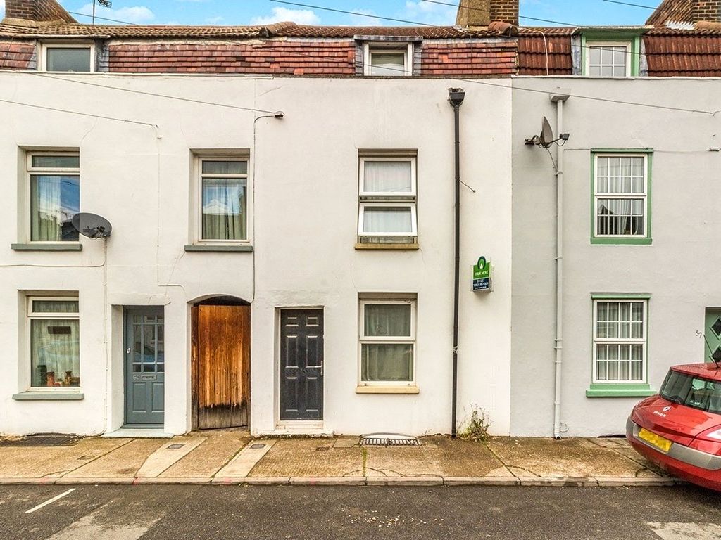 Room to rent in Layfield Road, Gillingham, Kent ME7 Zoopla