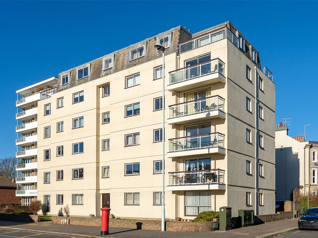 2 bed flat for sale in Brighton Road, Worthing, West Sussex BN11, £