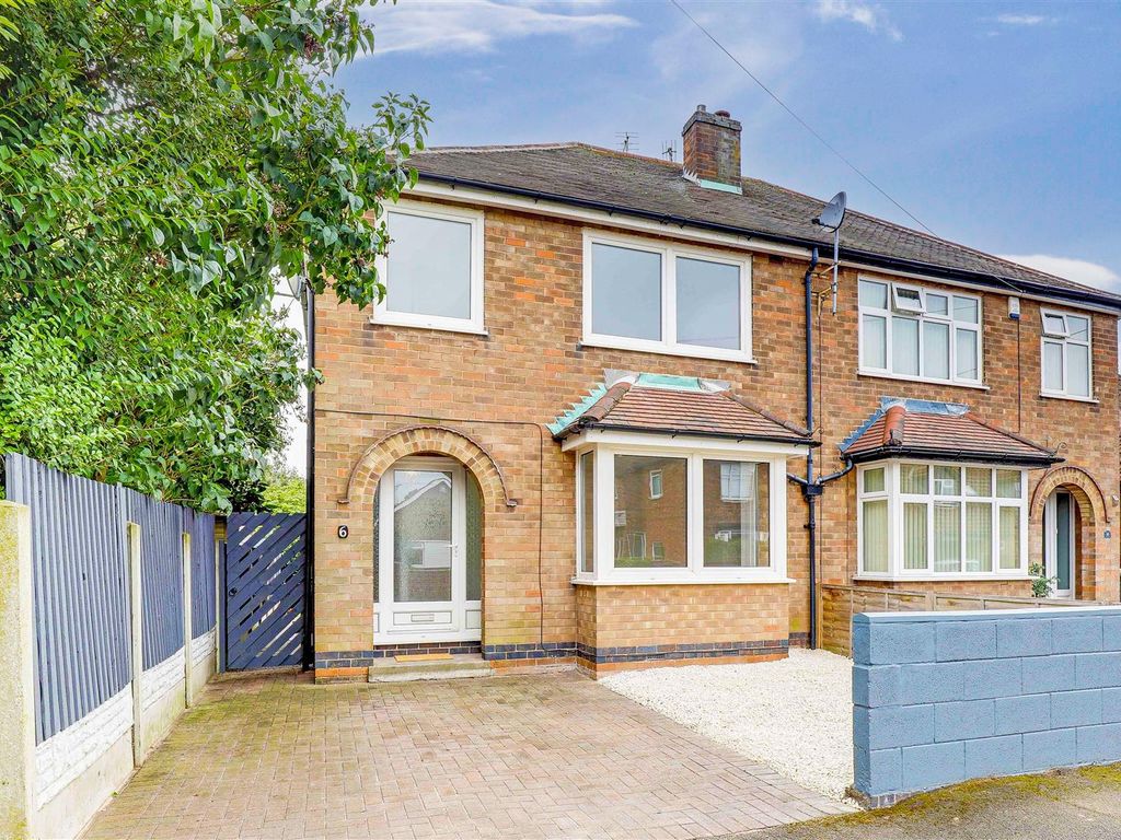 3 bed semidetached house for sale in Central Avenue, Arnold