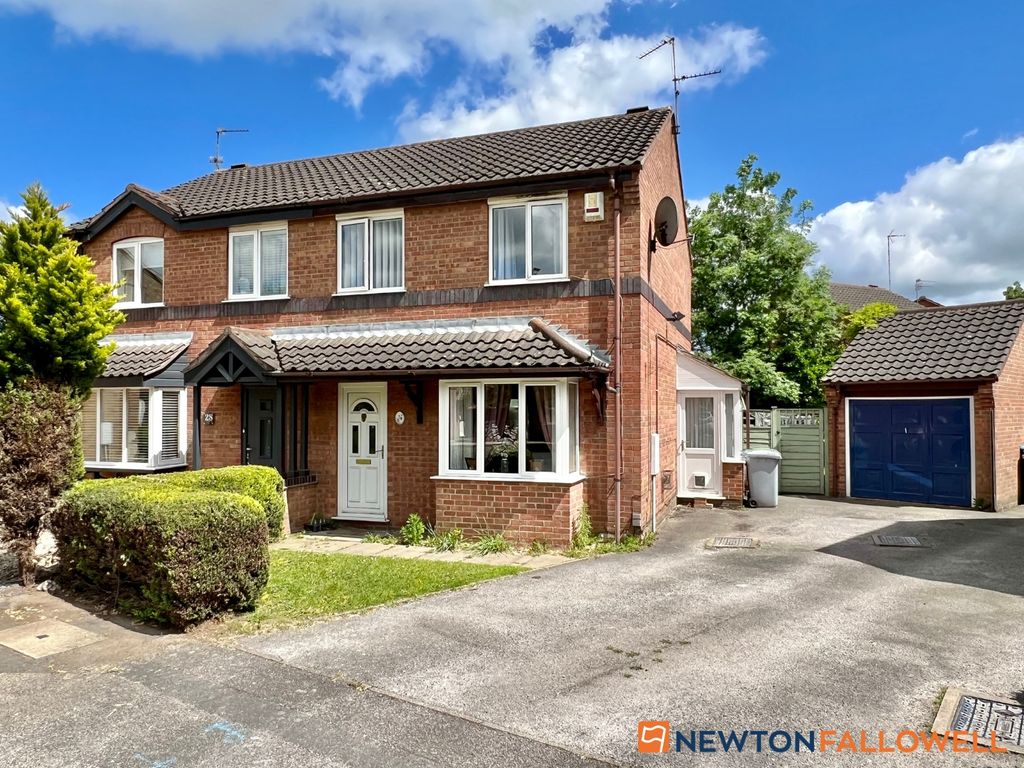 3 bed semidetached house for sale in Catkin Way, New Balderton, Newark