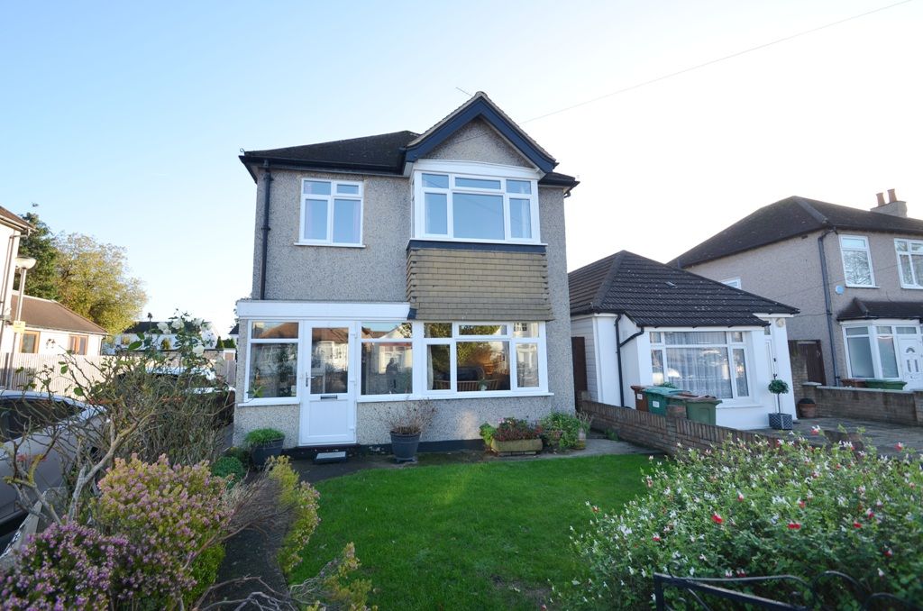 3 bed detached house for sale in Abbotts Road, Cheam SM3 Zoopla