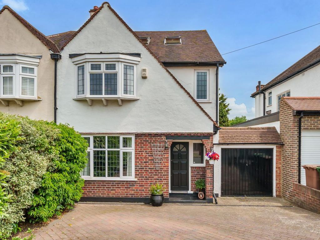 5 bed semidetached house for sale in Anglesey Gardens, Carshalton SM5