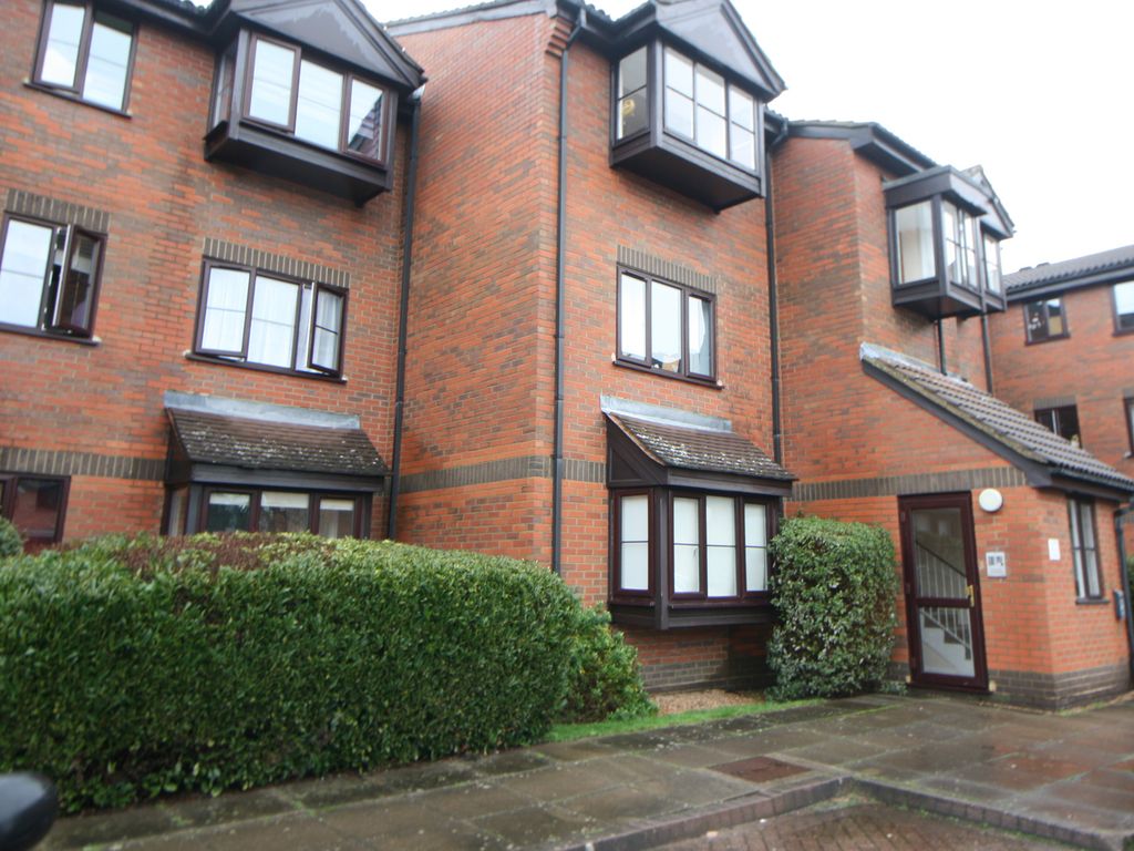 1 bed flat to rent in Gladbeck Way, Enfield EN2 Zoopla
