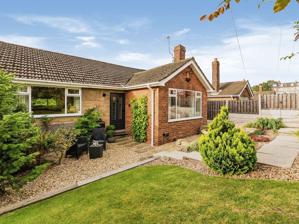 2 bed semidetached bungalow for sale in South Lea Drive, Hoyland