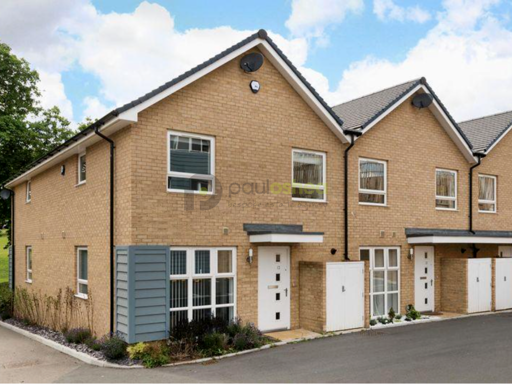 2 bed terraced house to rent in Egerton Close, Belvedere DA17, £1,700