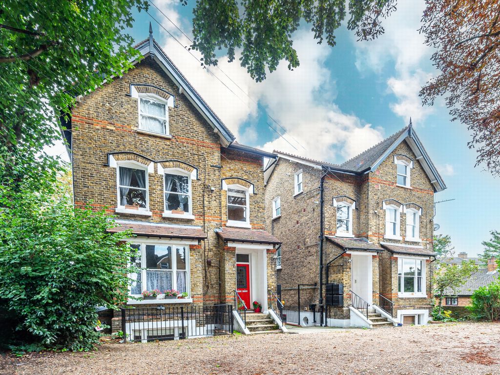 B, Dacre Gardens, Lewisham SE13  