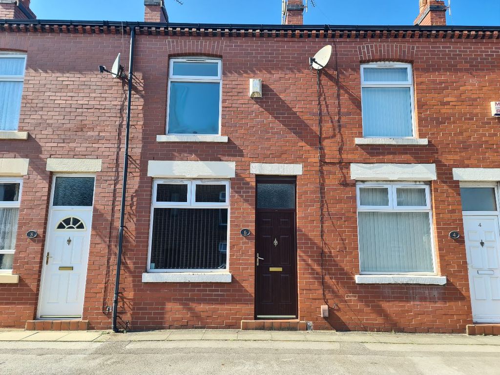 2 bed terraced house to rent in Hengist Street, Bolton BL2, £675 pcm