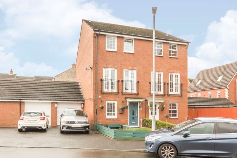 3 bed town house for sale in Grosmont Way, Duffryn, Newport NP10 Zoopla