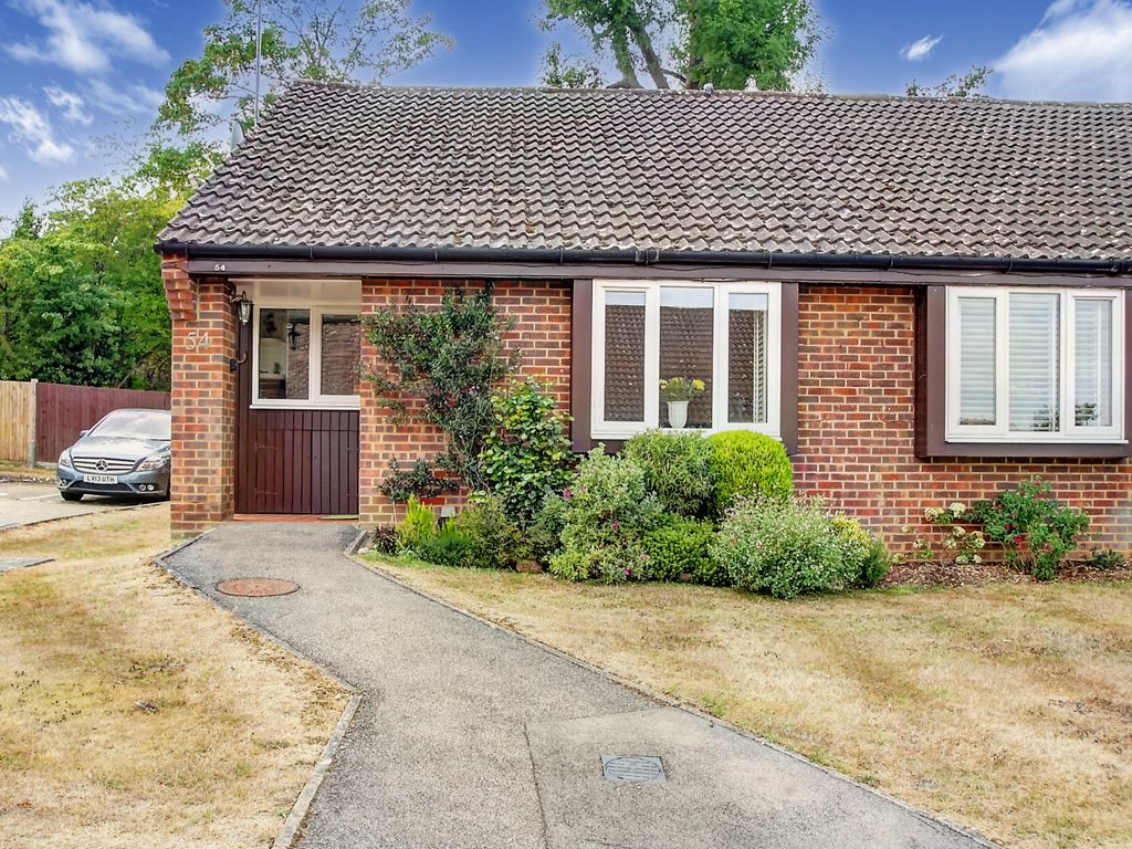 2 bed bungalow for sale in Darfield Road, Burpham, Guildford GU4 Zoopla