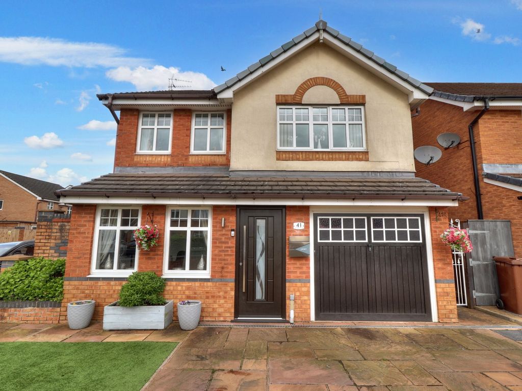 4 bed detached house for sale in Dartington Road, Platt Bridge WN2, £