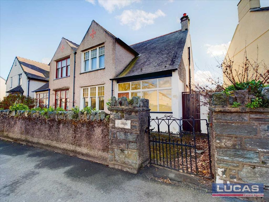 3 bed semidetached house for sale in London Road, Holyhead LL65 Zoopla