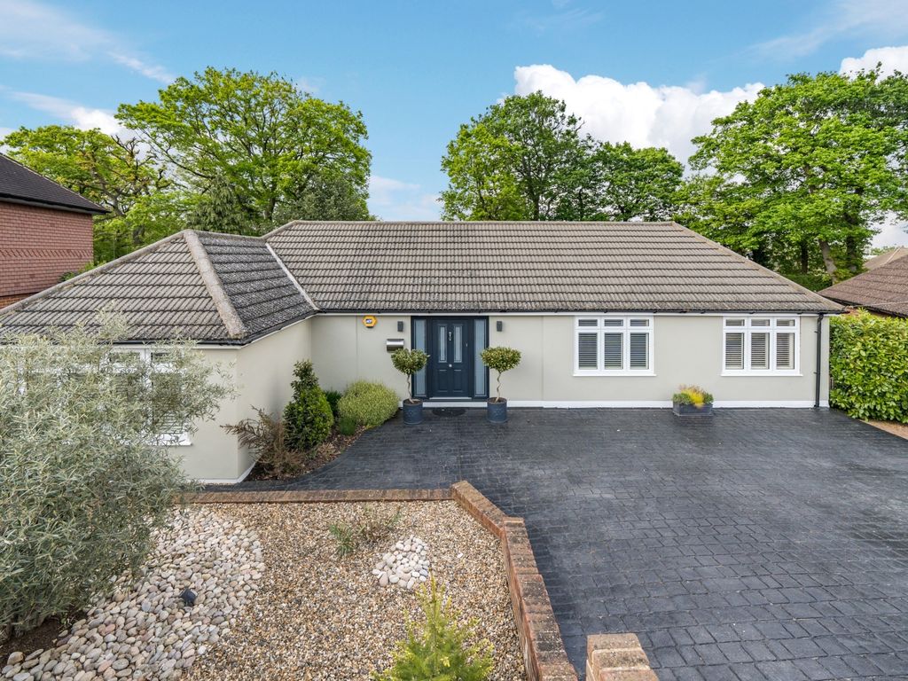 3 bed bungalow for sale in Woodlands Park, Bexley DA5 Zoopla
