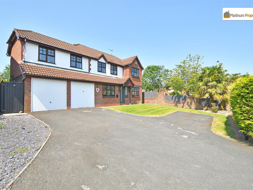 4 bed detached house for sale in Partridge Close, Meir Park ST3, £