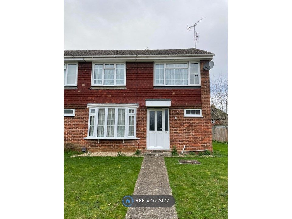 Room to rent in Roman Way, Farnham GU9 Zoopla