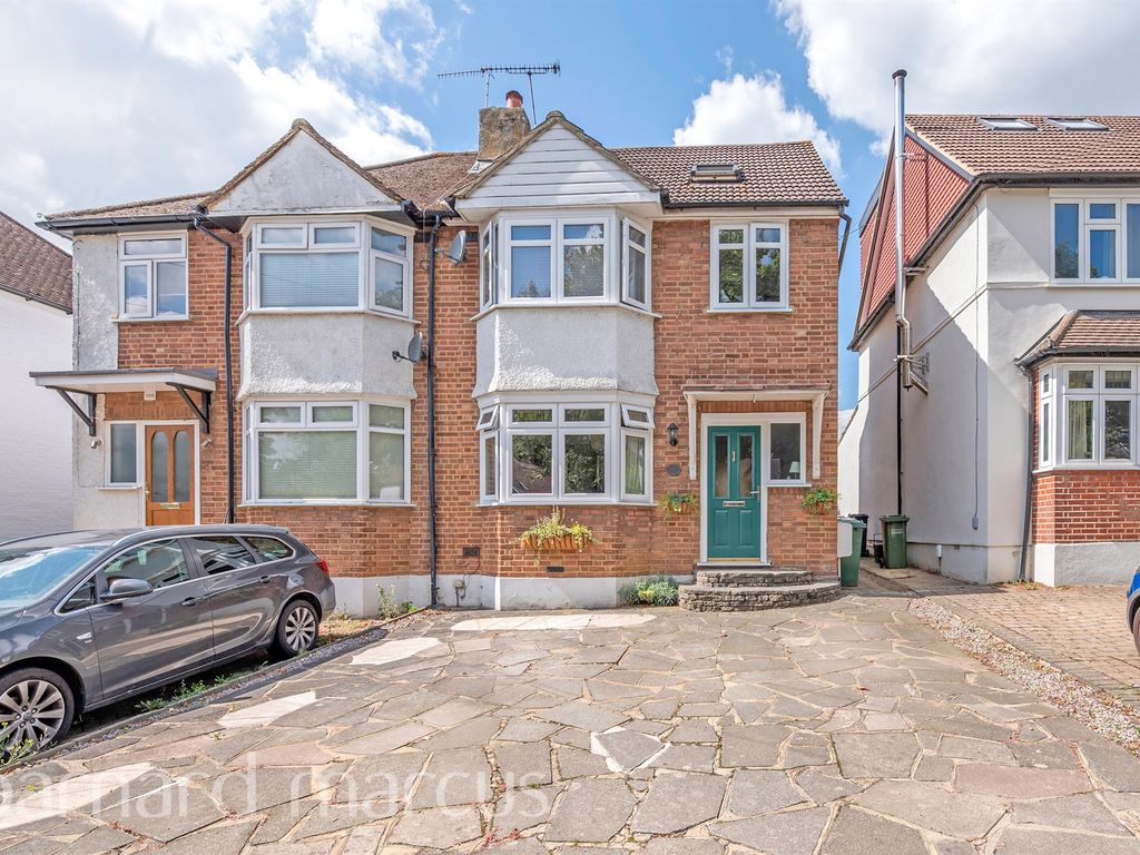 4 bed semidetached house for sale in Chipstead Way, Banstead SM7 Zoopla