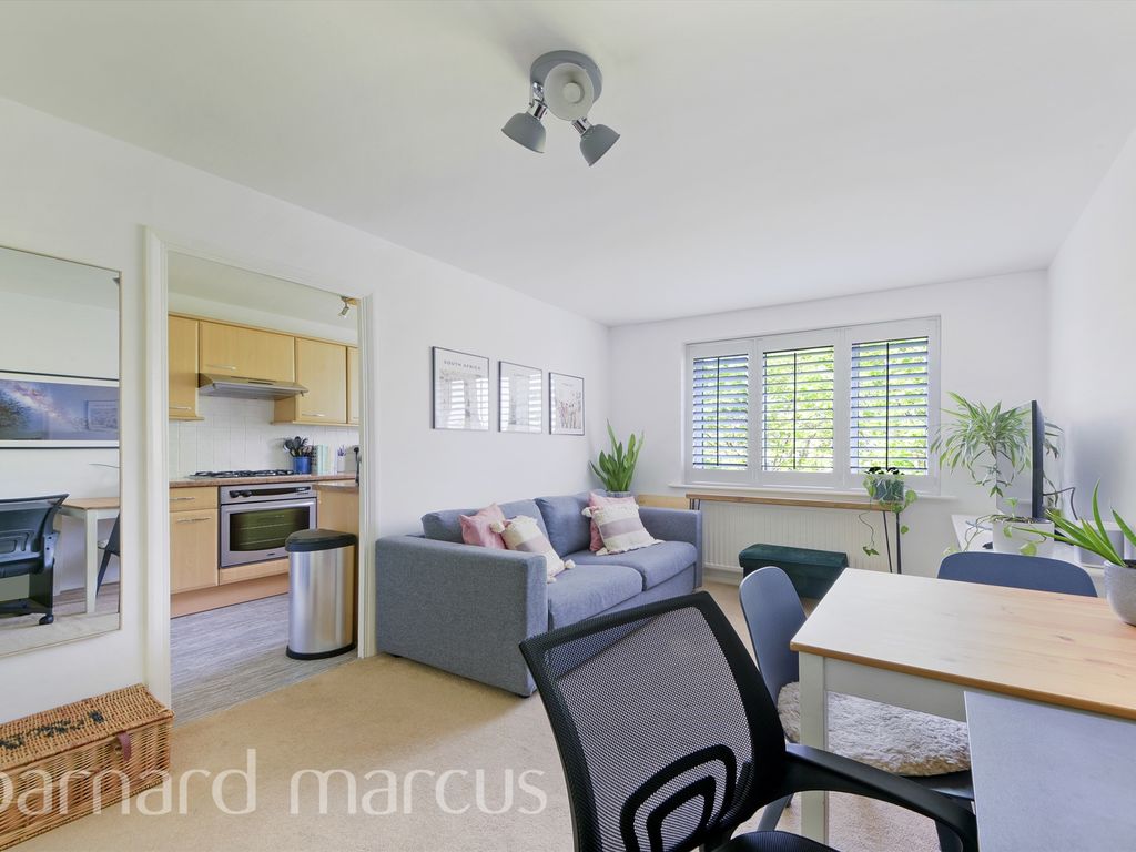 1 bed flat for sale in Bowman Mews, London SW18, £375,000 Zoopla