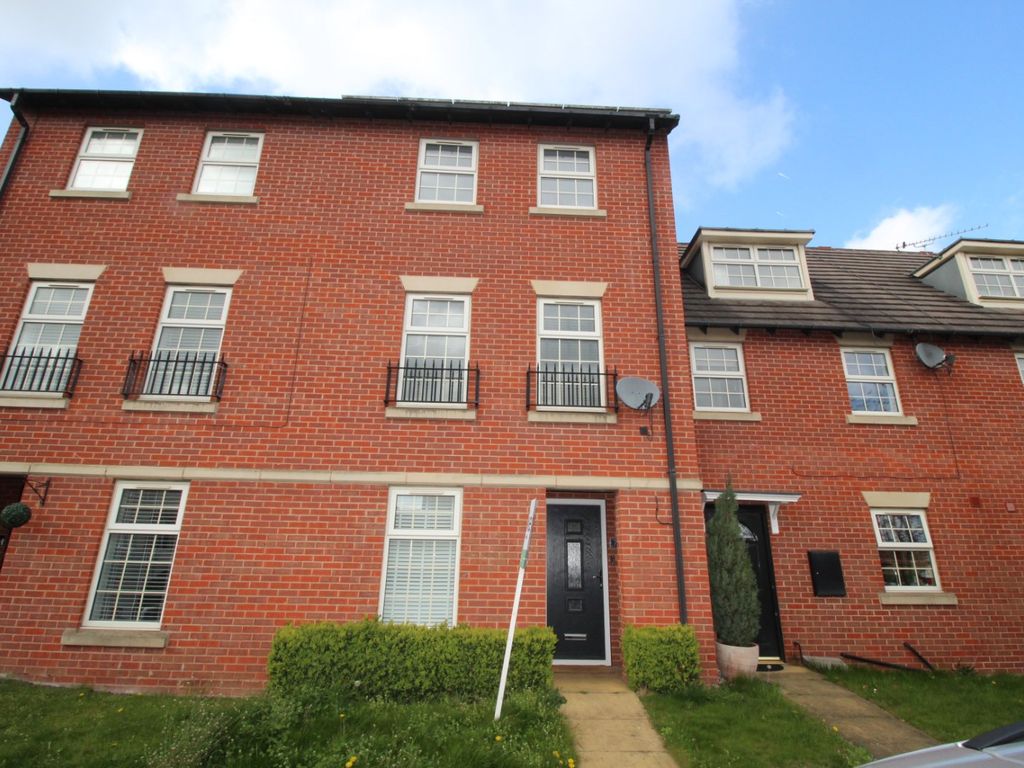 3 bed terraced house to rent in Wellingley Road, Balby, Doncaster