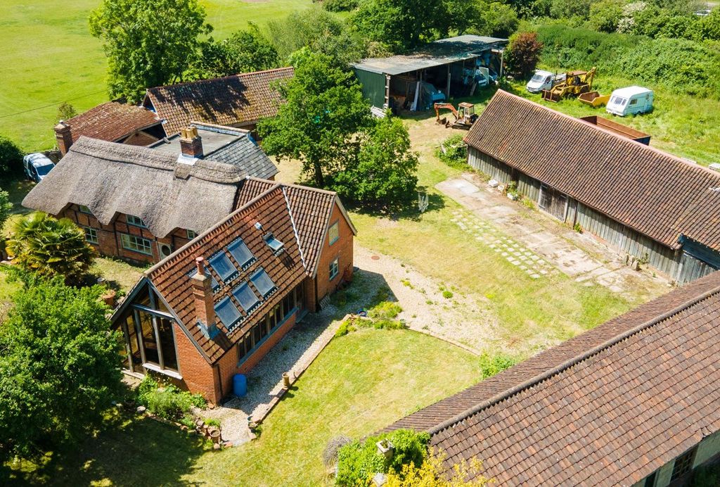 5 bed property for sale in Romsey Road, Cadnam, Southampton SO40, £