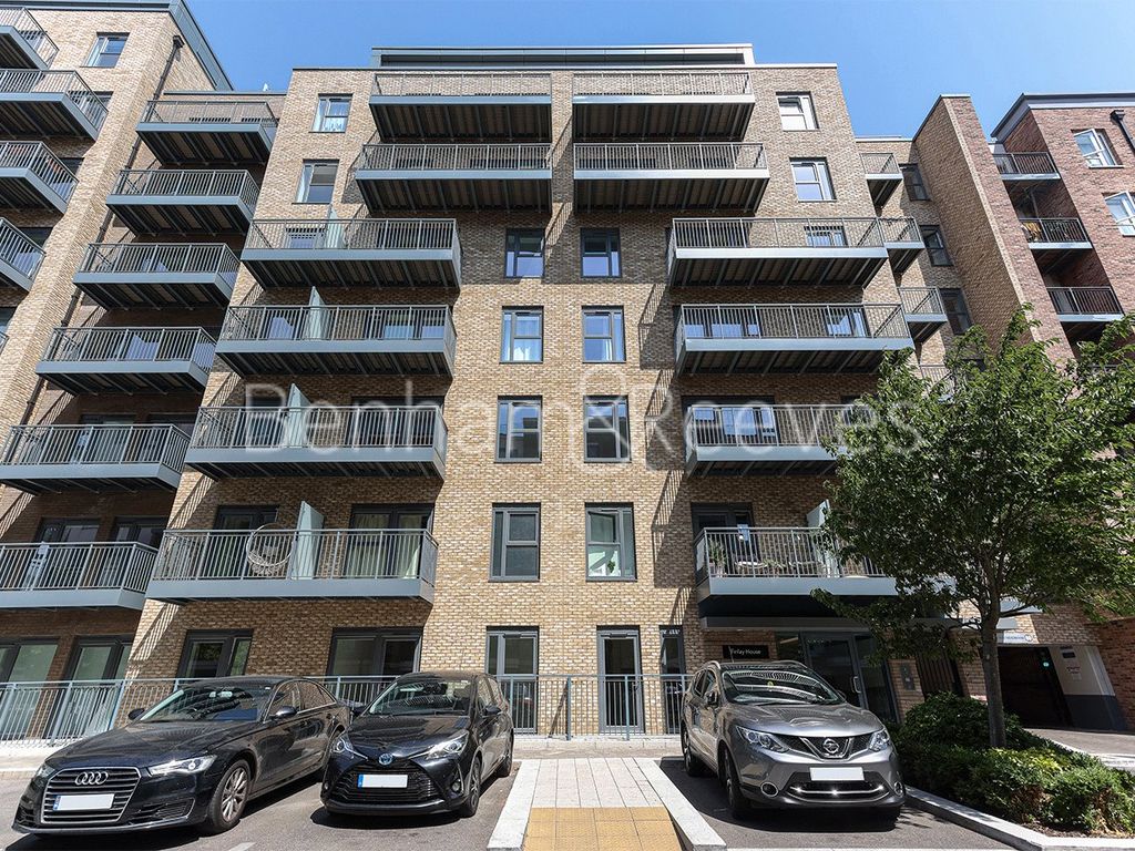 Commander Avenue, Beaufort Park, Colindale NW9